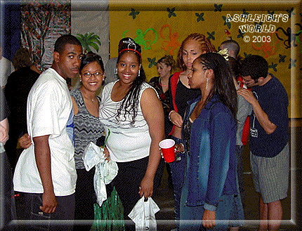 L to R: a nigga, Nastasha, Val, Daph and Antonia in the front!
